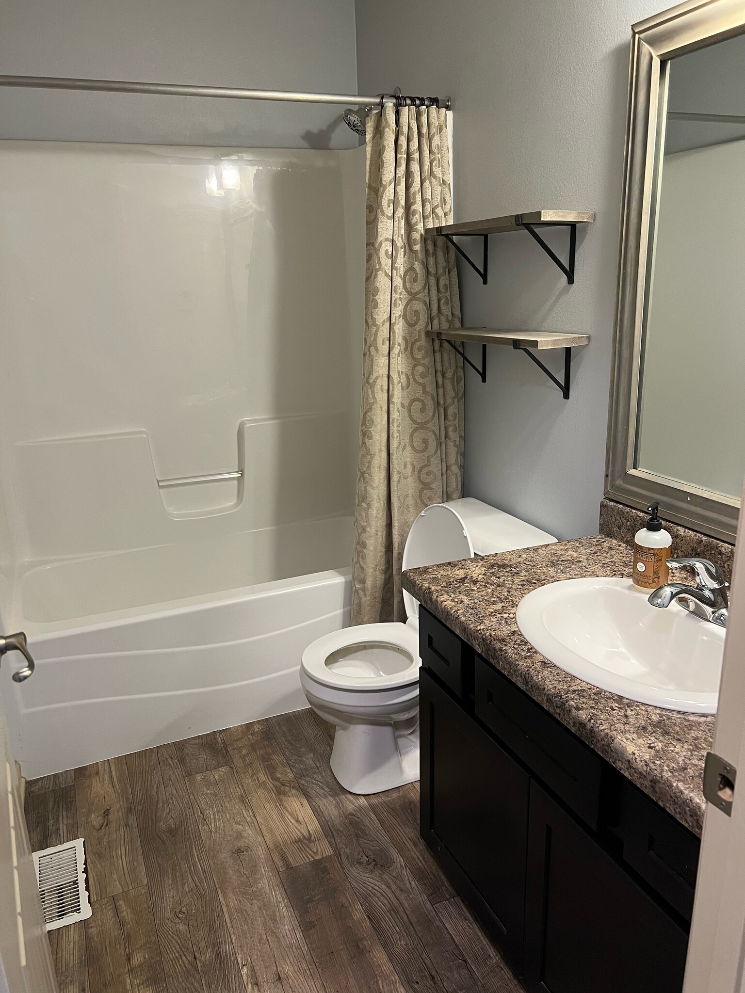 Main Bathroom - 13904 S 42nd Ave
