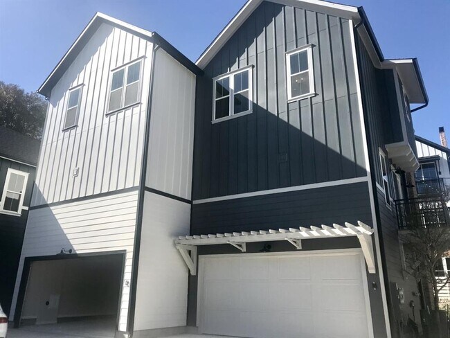 Building Photo - 3809 Valley View Rd