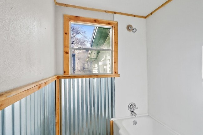 Building Photo - 506 Trinity St