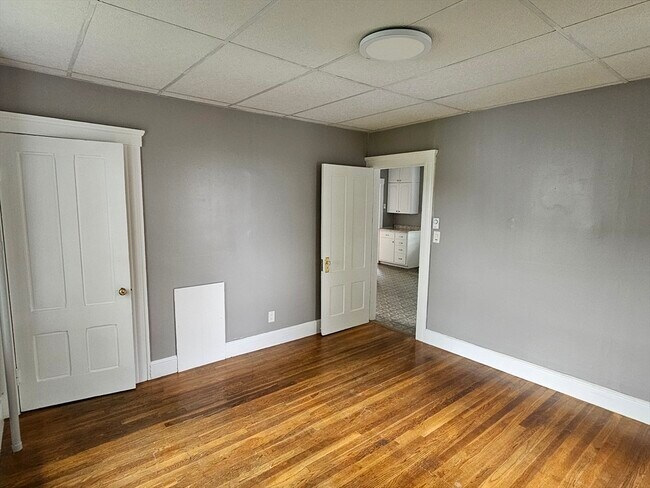 Building Photo - 117 Merrifield St