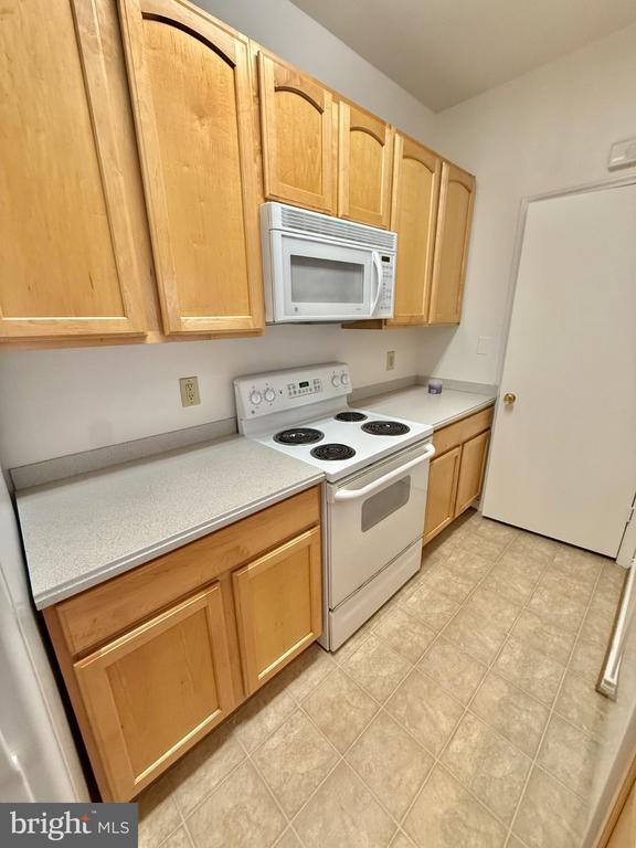 Building Photo - 12155 Penderview Terrace