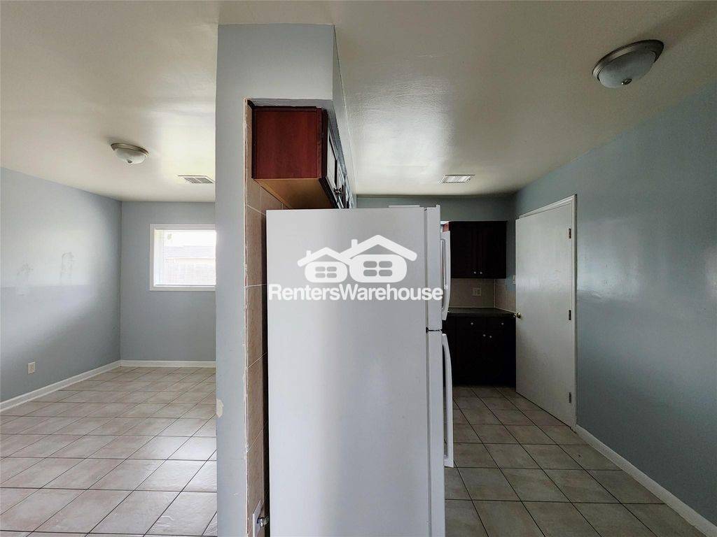 Building Photo - 9918 Ebb St