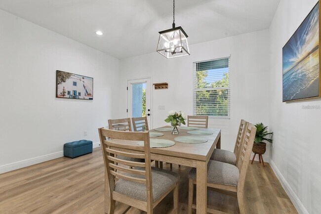 Building Photo - 3038 Sargeant St