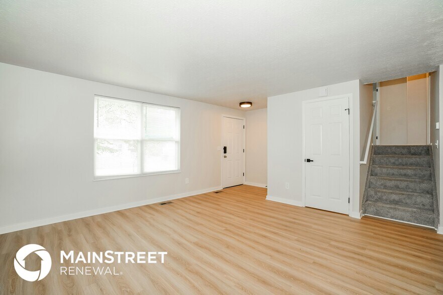 Building Photo - 3054 Deepwood Dr