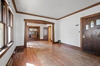 Building Photo - MUST SEE 5BD/2BA House close to U of M! Avail. 9/1/26!