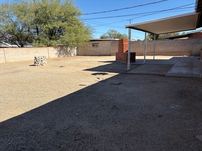 Building Photo - *COMING SOON* 3-bedroom, 2-bathroom home with large backyard