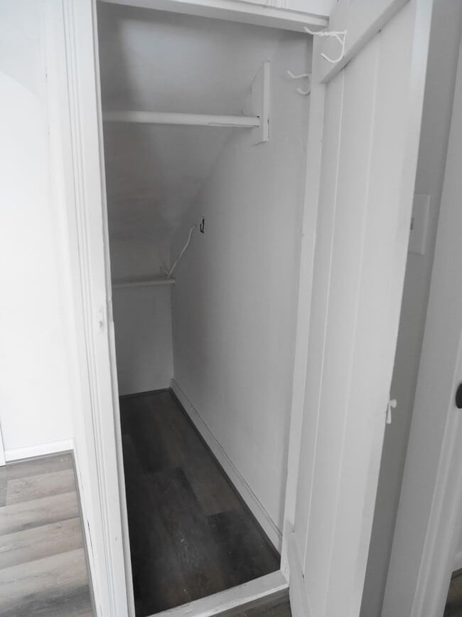 Building Photo - 1207EA