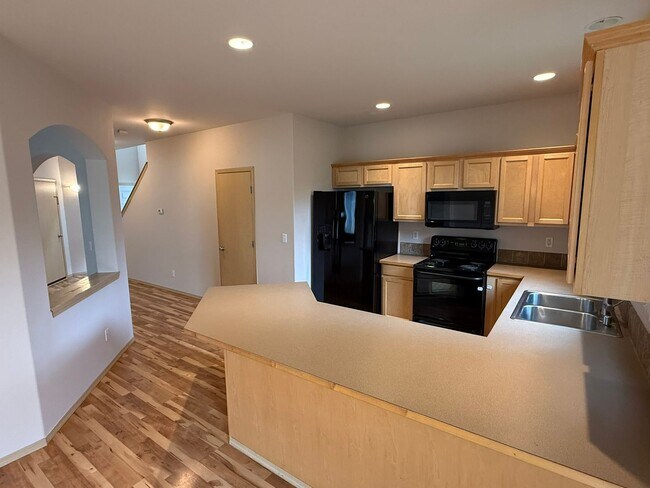 Building Photo - 3Bd/2.5Ba Maple Valley Home