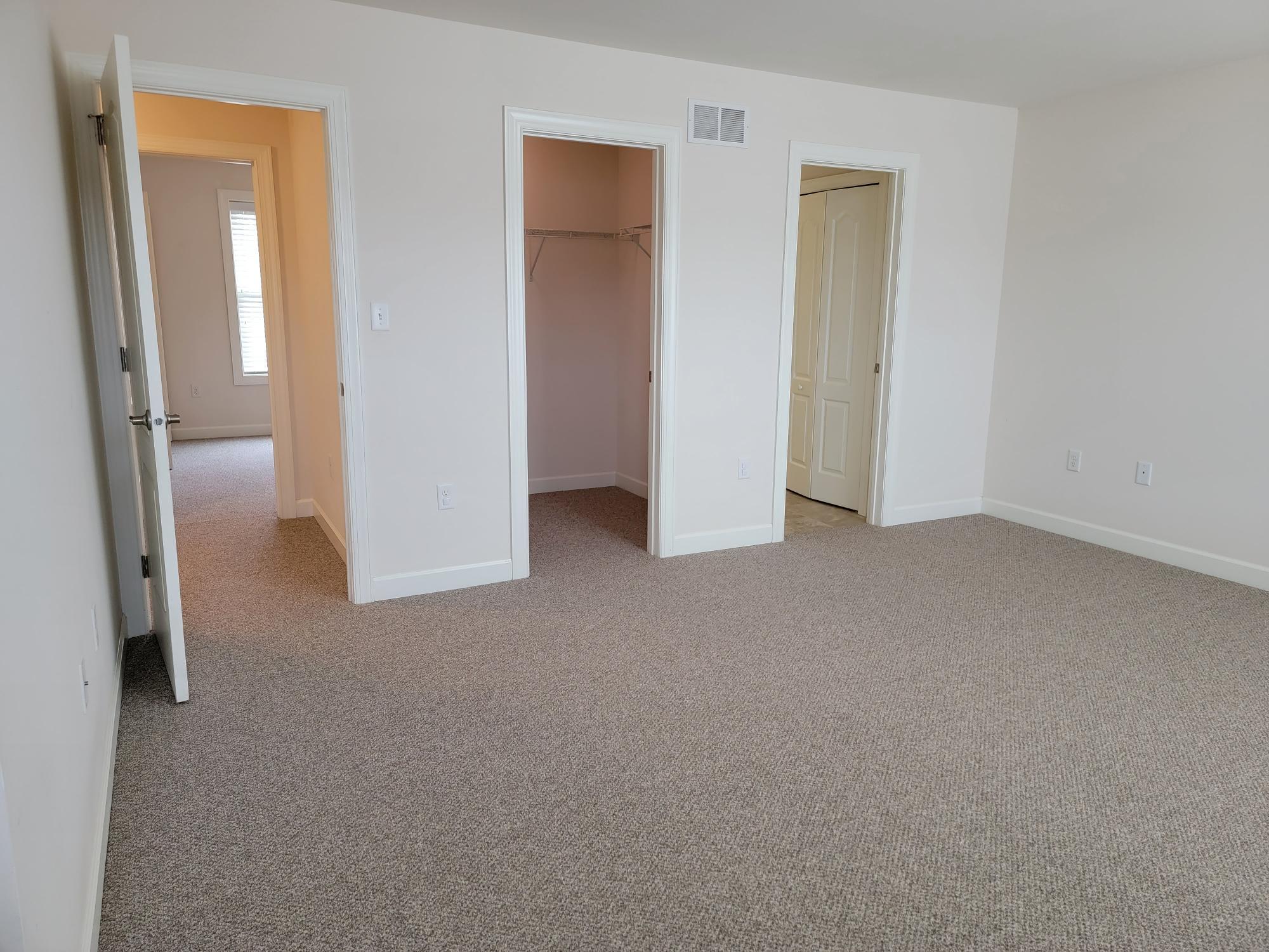 Building Photo - 5231 Summerfield Dr
