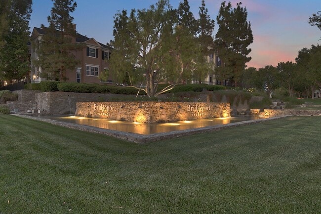 Building Photo - 4 Bedroom Home in the Beautiful Bridgeport Community!