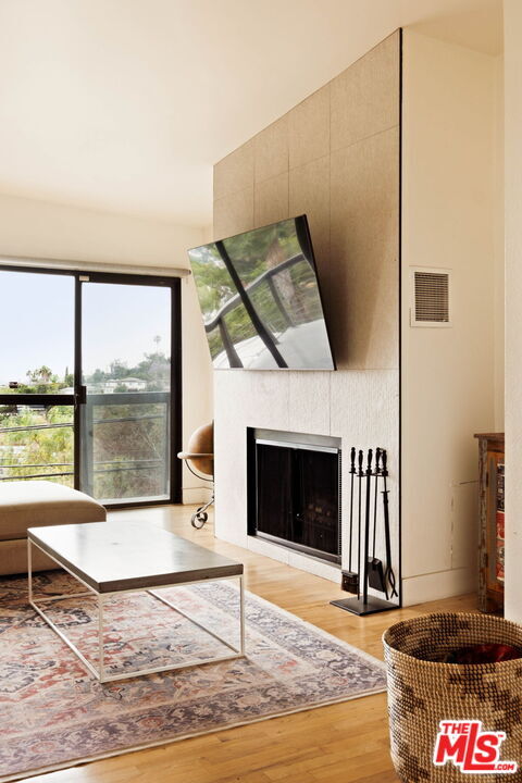 Building Photo - 303 Mavis Dr