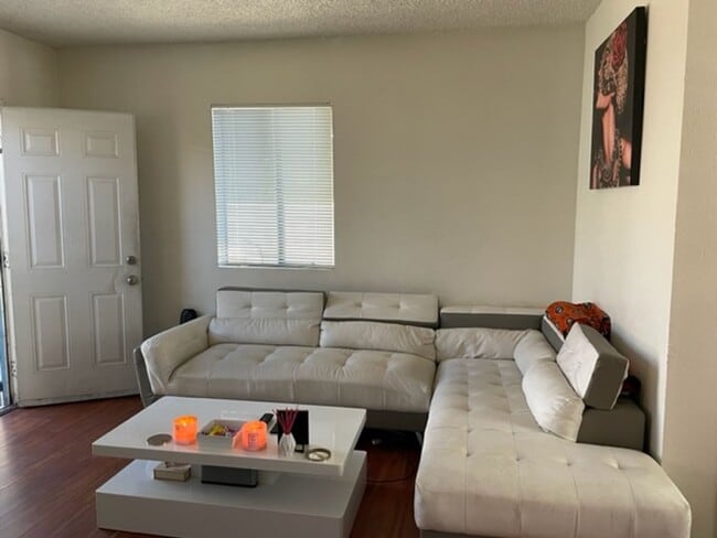 Building Photo - 792 Terminio Ave Long Beach CA 90804