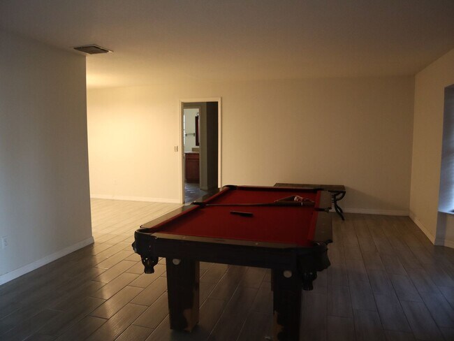 Building Photo - Great Location 3 bedroom 2 Bath 2 Car Garage Call/Text Carole Arcaro 386-216-4900 Deltona Lakes R...