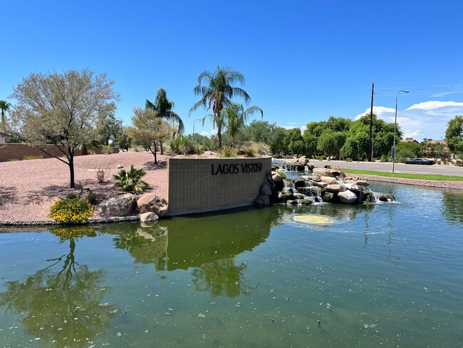 Building Photo - Waterfront home in gated community