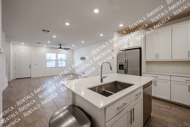 Building Photo - 4077 S Sabrina Dr