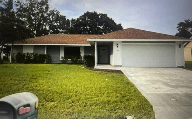 Building Photo - 1019 SW Aurelia Ave
