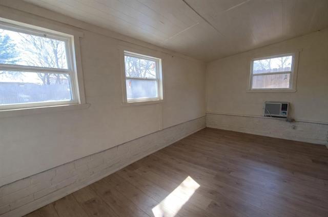 Building Photo - 1716 N Ridgewood Dr