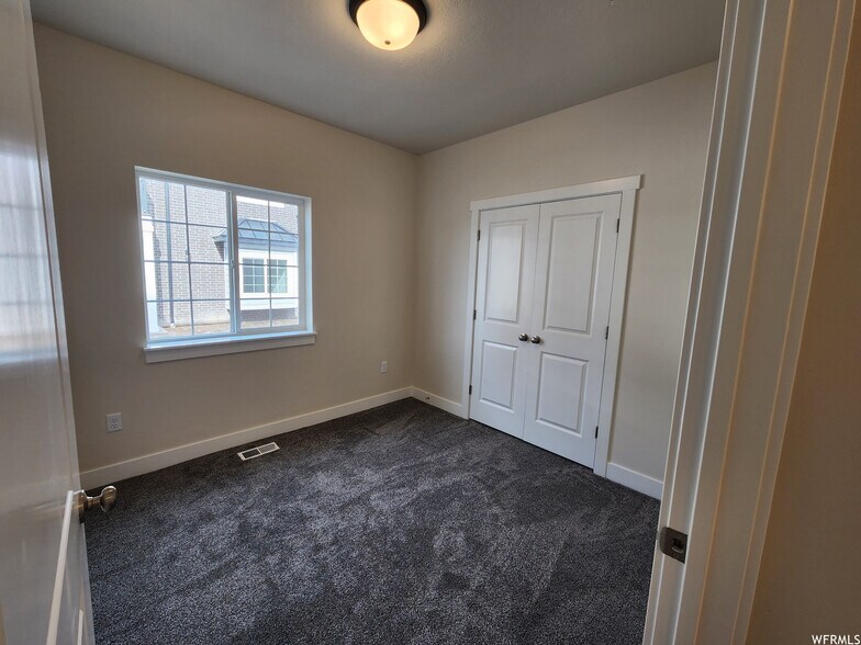 Private Bedroom 2 - 143 W 1525 N