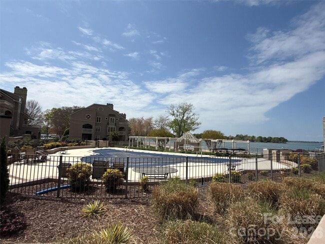 Building Photo - 646 Portside Dr