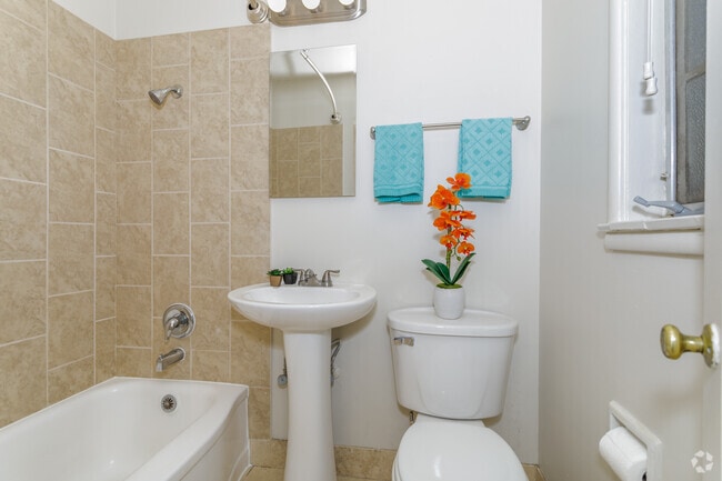 1BR, 1BA - 9A - Braden Manor