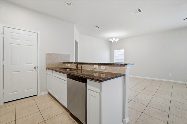 Building Photo - 116 Camelot Pl Ct