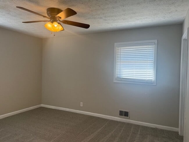 Building Photo - Beautifully Updated 5BR / 3.5 Bath Brick Ranch with Finished Basement!