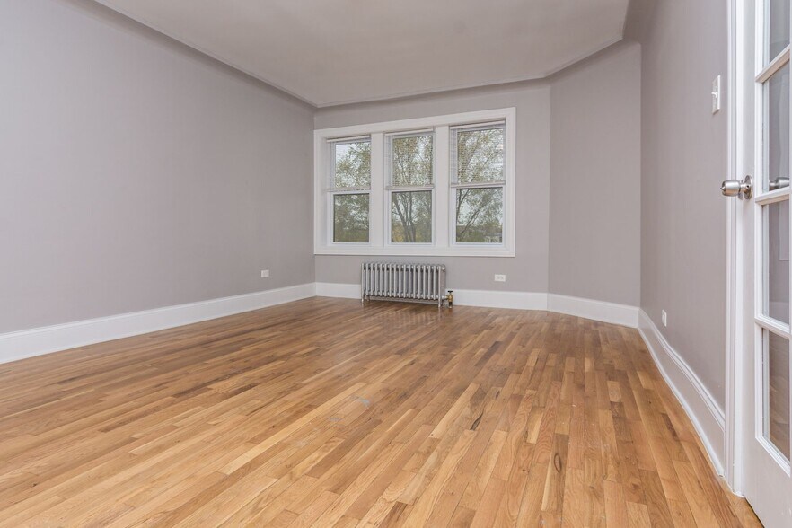 Building Photo - 8145 S Ellis Ave