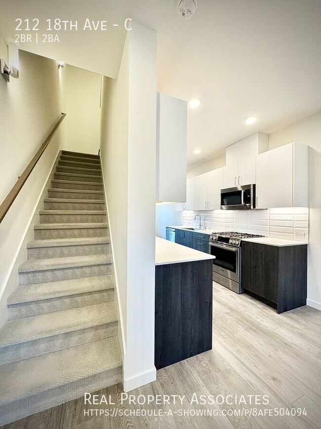 Building Photo - 212 18th Ave