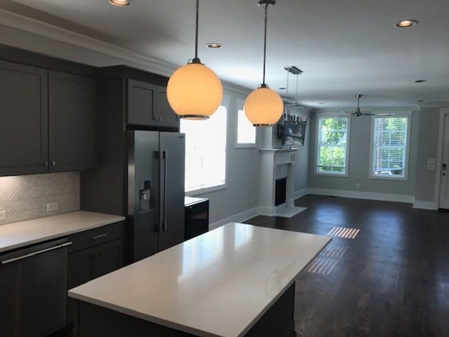 Building Photo - 1104A W Grove Ave