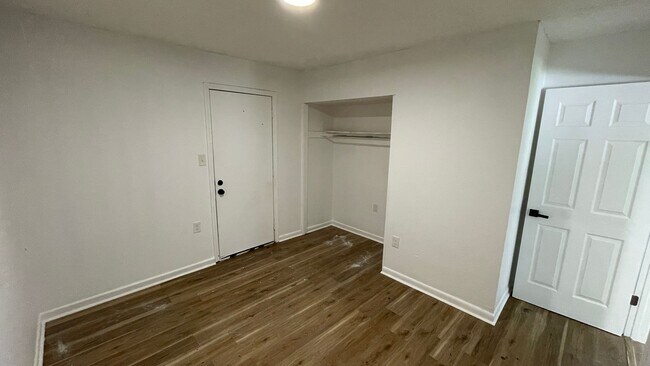 Building Photo - 3 Bedrooms • 2 Bathrooms • $1,275/mo