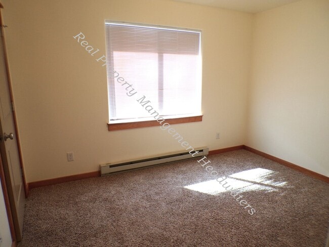 Building Photo - 2153 Gold Ave