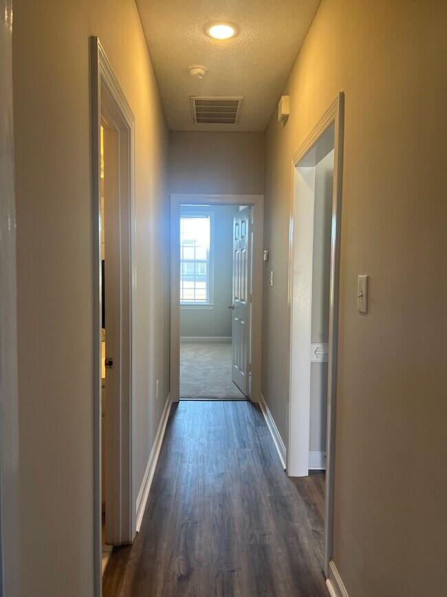 Building Photo - 3309 Whitlock Dr N