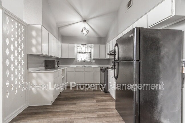 Building Photo - 319 Gaiety Ln