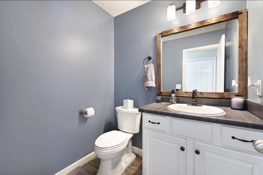 Building Photo - 642 Ken Pilkerton Dr