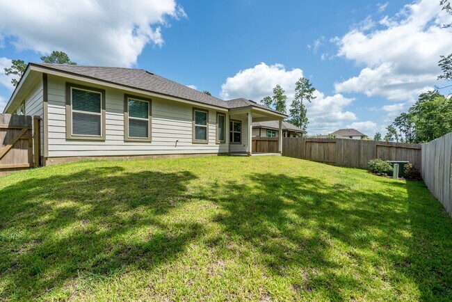 Building Photo - 40315 S Hill Pass