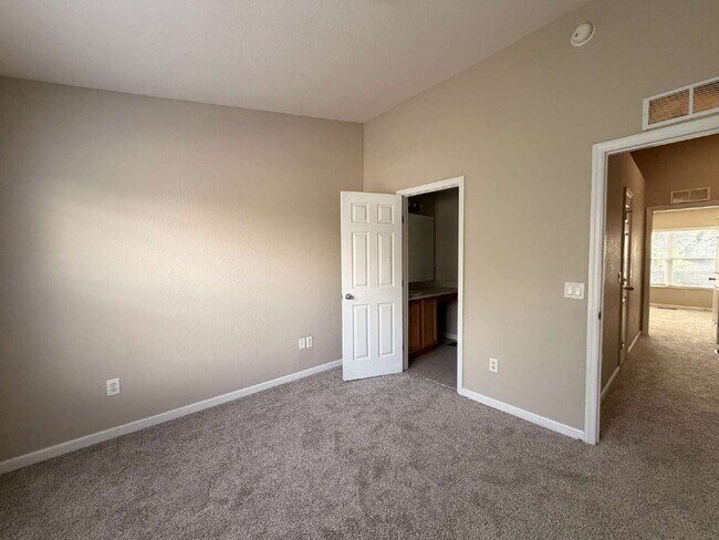 Building Photo - NEWLY UPGRADED 2BD/2.5 BATH TOWNHOME IN THE EXCLUSIVE WYNCHASE COMMUNITY!!