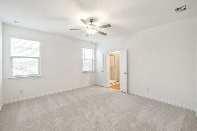 Building Photo - 4905 Woodloch Dr