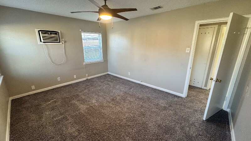 Building Photo - 716 Gardiner St