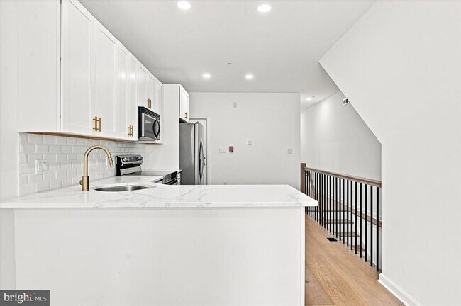 Building Photo - 1644 N Marshall St