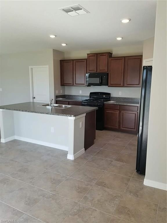 Building Photo - 5010 White Chicory Dr