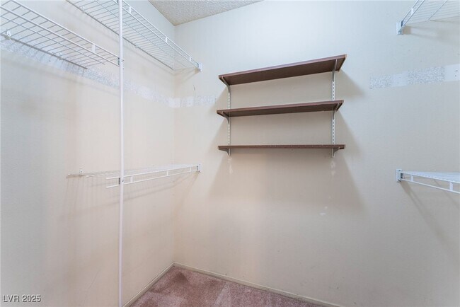 Building Photo - 6913 W Quail Hollow Dr