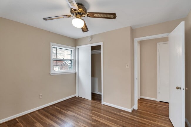 Building Photo - Well Maintained 3 Bedroom 1.5 Bathroom Spl...