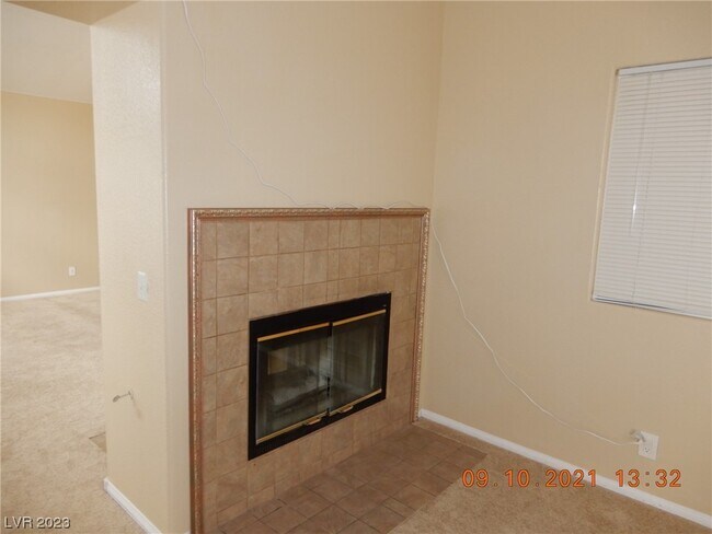Building Photo - 7840 Millhopper Ave