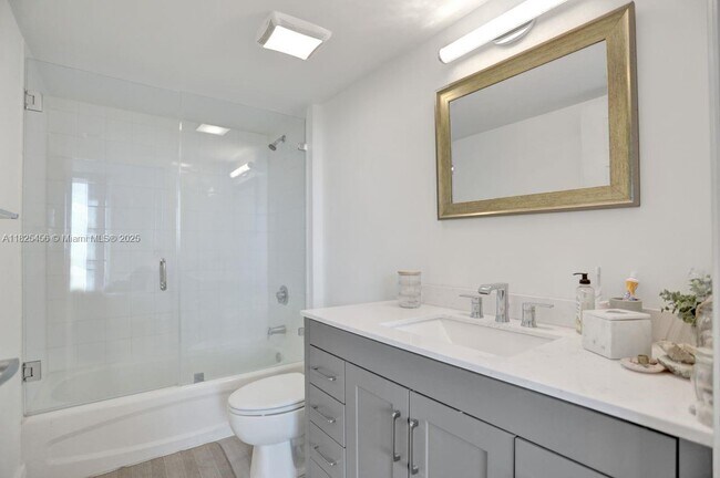 Building Photo - 3000 Coral Wy
