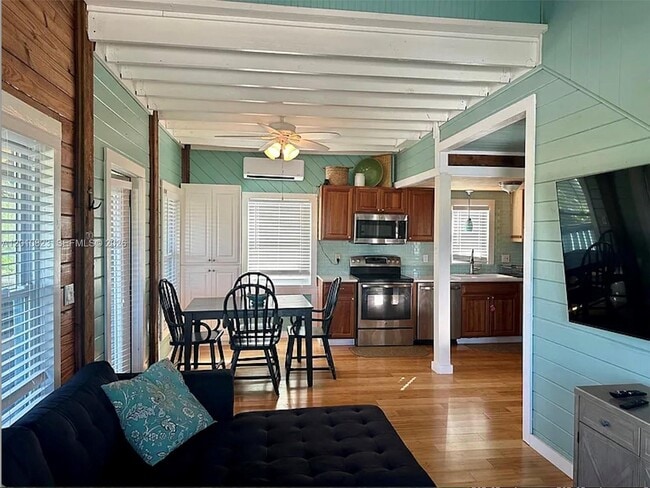Building Photo - 813 Hawksbill Ln