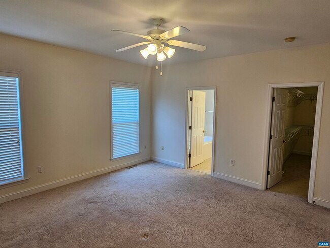 Building Photo - 134 Deerwood Dr