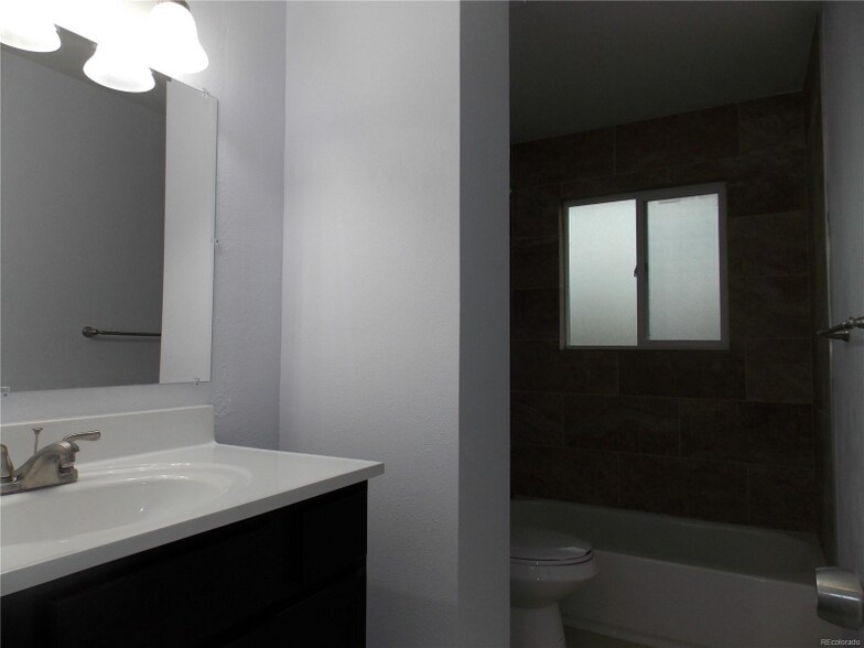 Building Photo - 3618 E 91st Ave