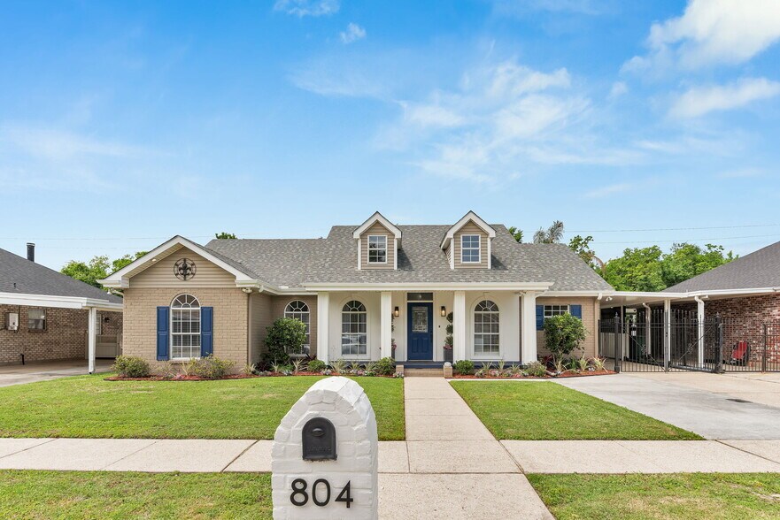Building Photo - 804 Terry Dr