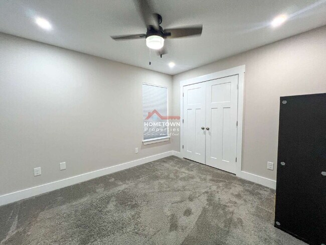 Building Photo - Furnished 3-Bed Oasis on Dunridge Drive wi...