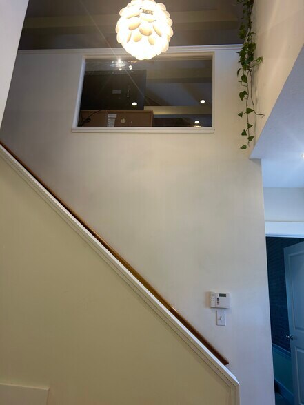 Building Photo - 2168 Thurman Ave